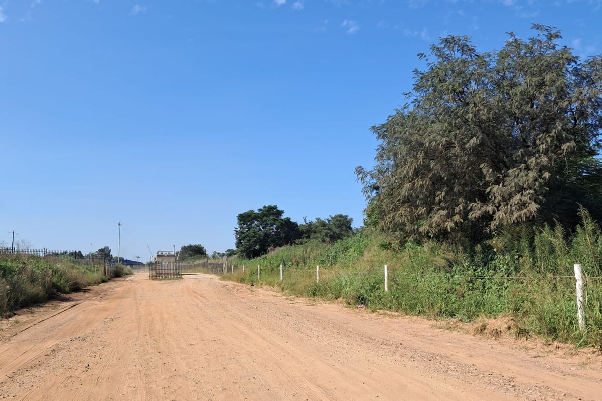 10231m2 Industrial stand for sale in Clayville, Olifantsfontein. - Photo 2