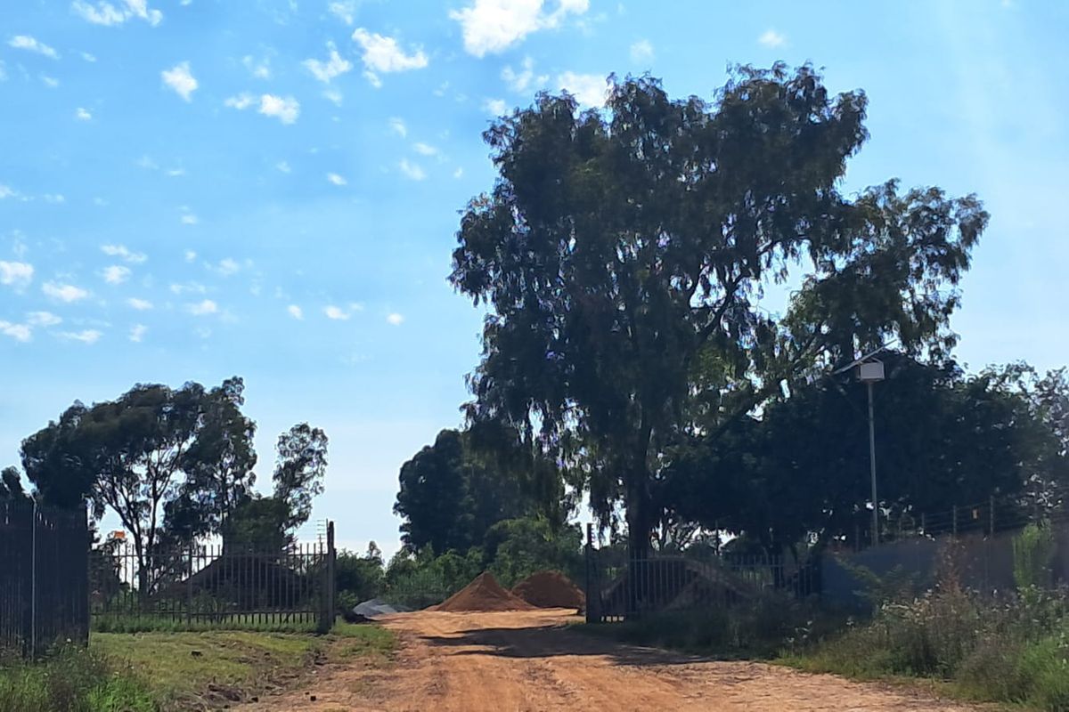 10231m2 Industrial stand for sale in Clayville, Olifantsfontein. - Photo 5