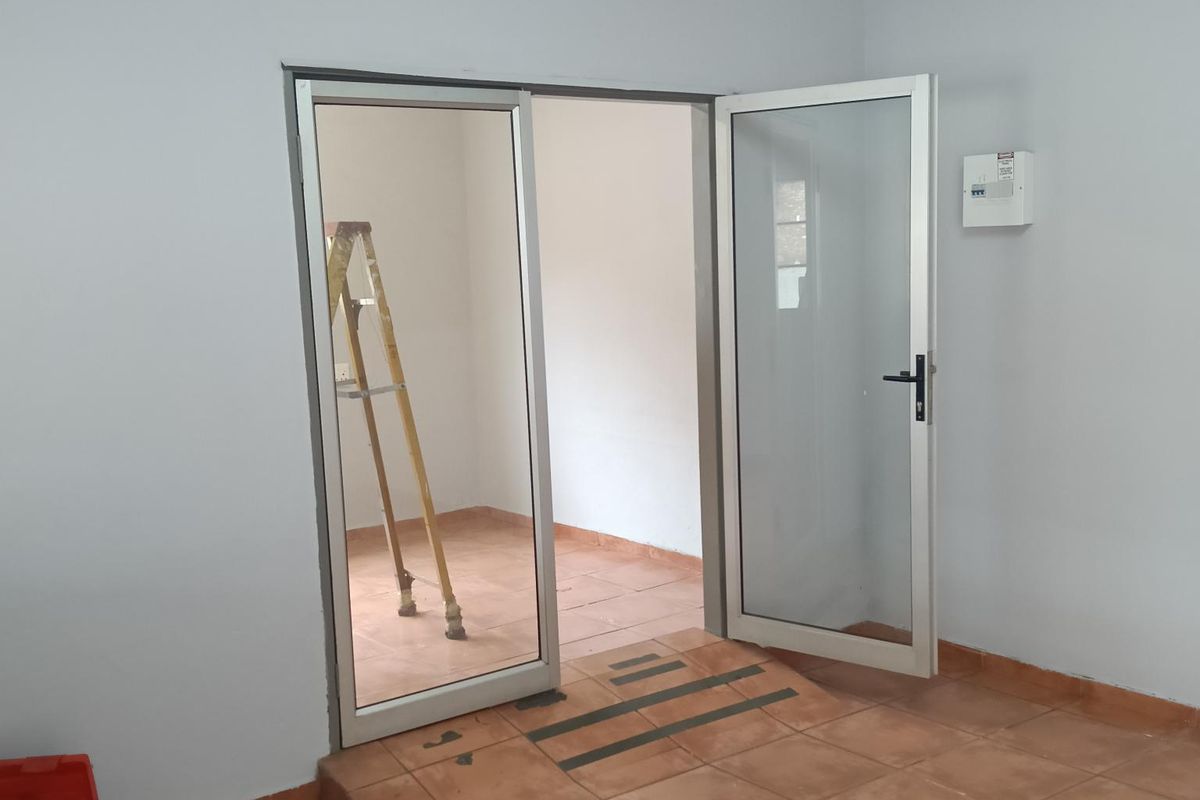 Office to let in The Tannery Industrial Park - Photo 4