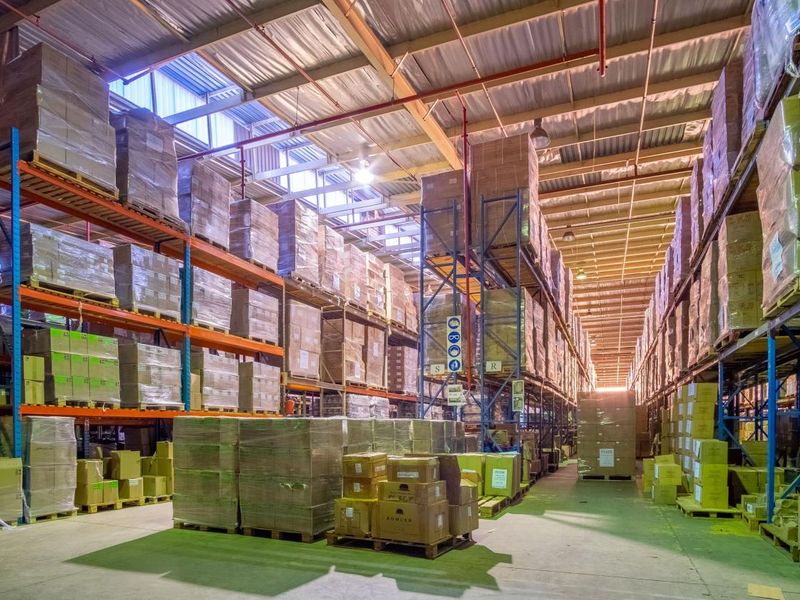 8,767 m2 Tenanted Warehouse Investment For Sale | Aeroton - Photo 3