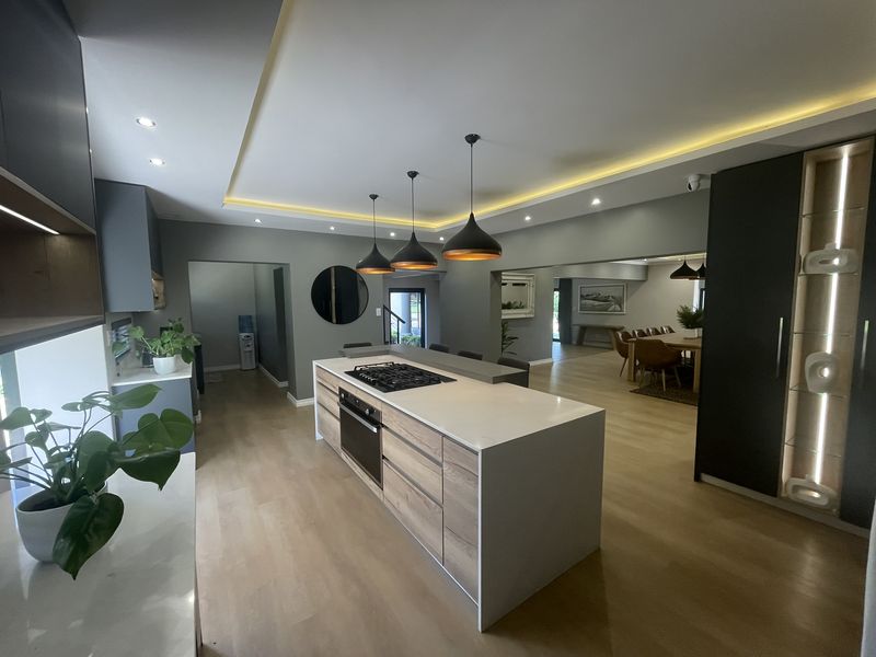 Exceptional 7-Bedroom Riverside Estate on 2.2 Hectares – Luxury, Space & Off-Grid Capability - Photo 9