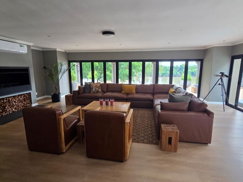 Exceptional 7-Bedroom Riverside Estate on 2.2 Hectares – Luxury, Space & Off-Grid Capability - Photo 6