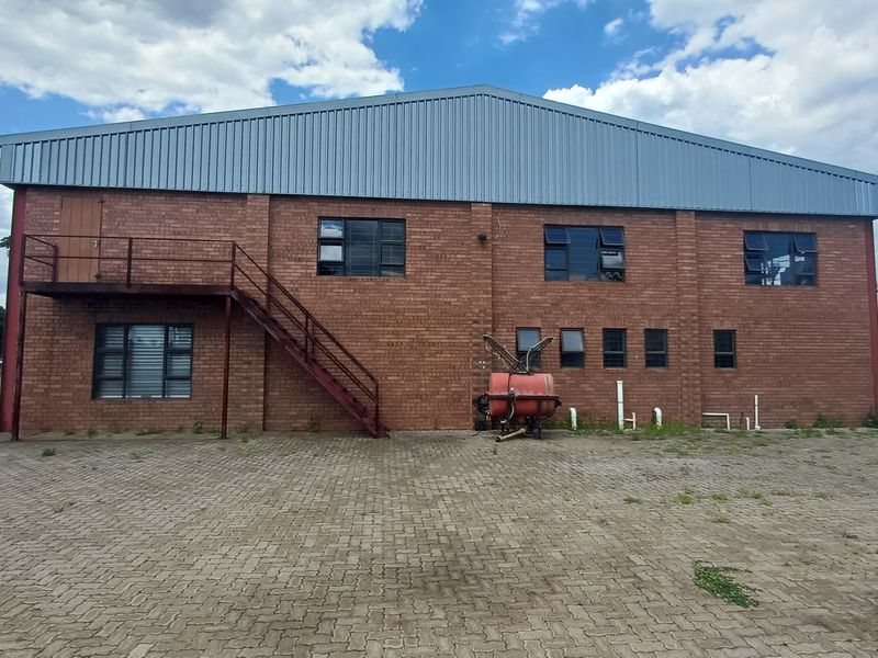 Warehouse to let in Meyerton - Photo 6