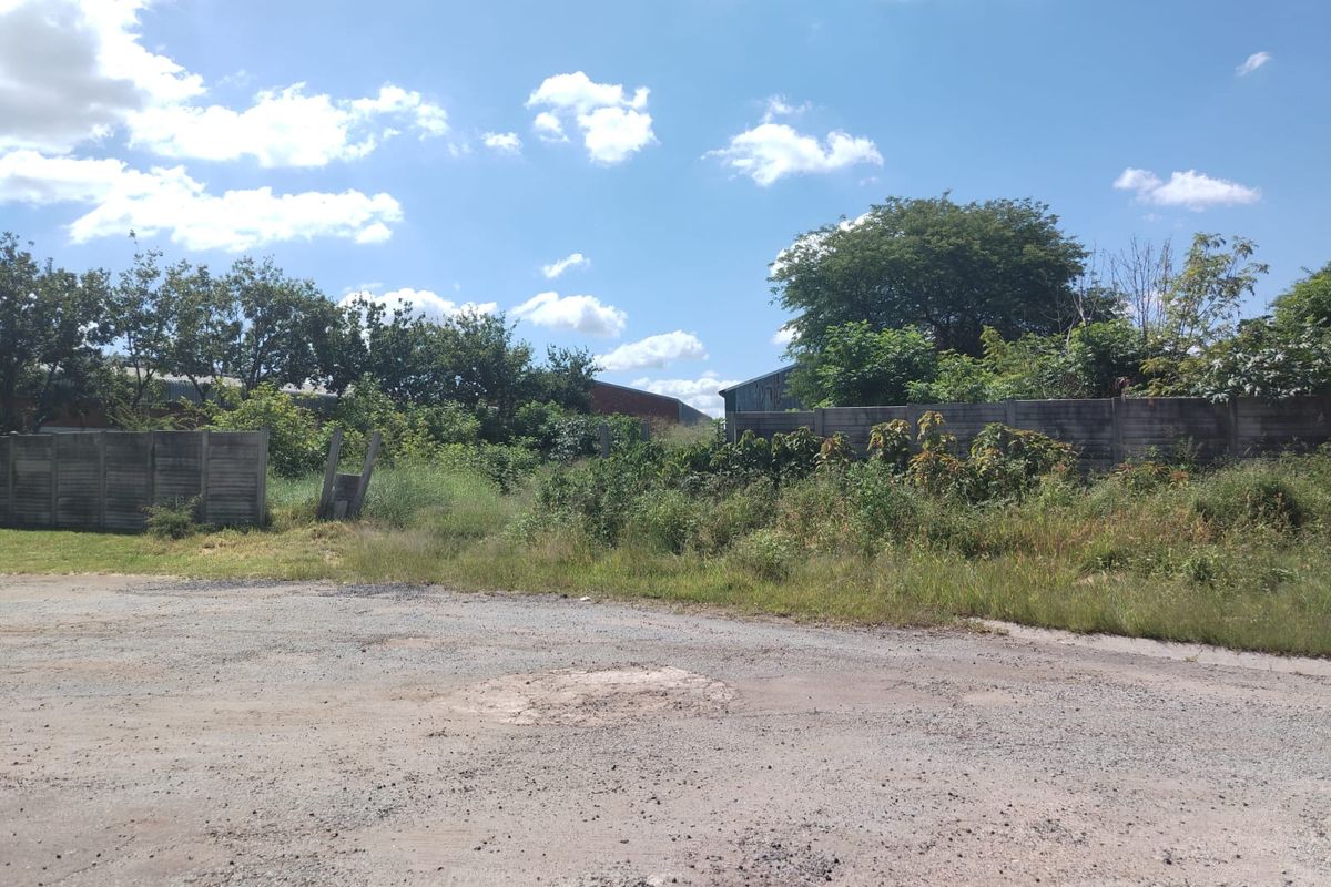 Industrial 2304m2 of prime vacant land for sale! - Photo 5