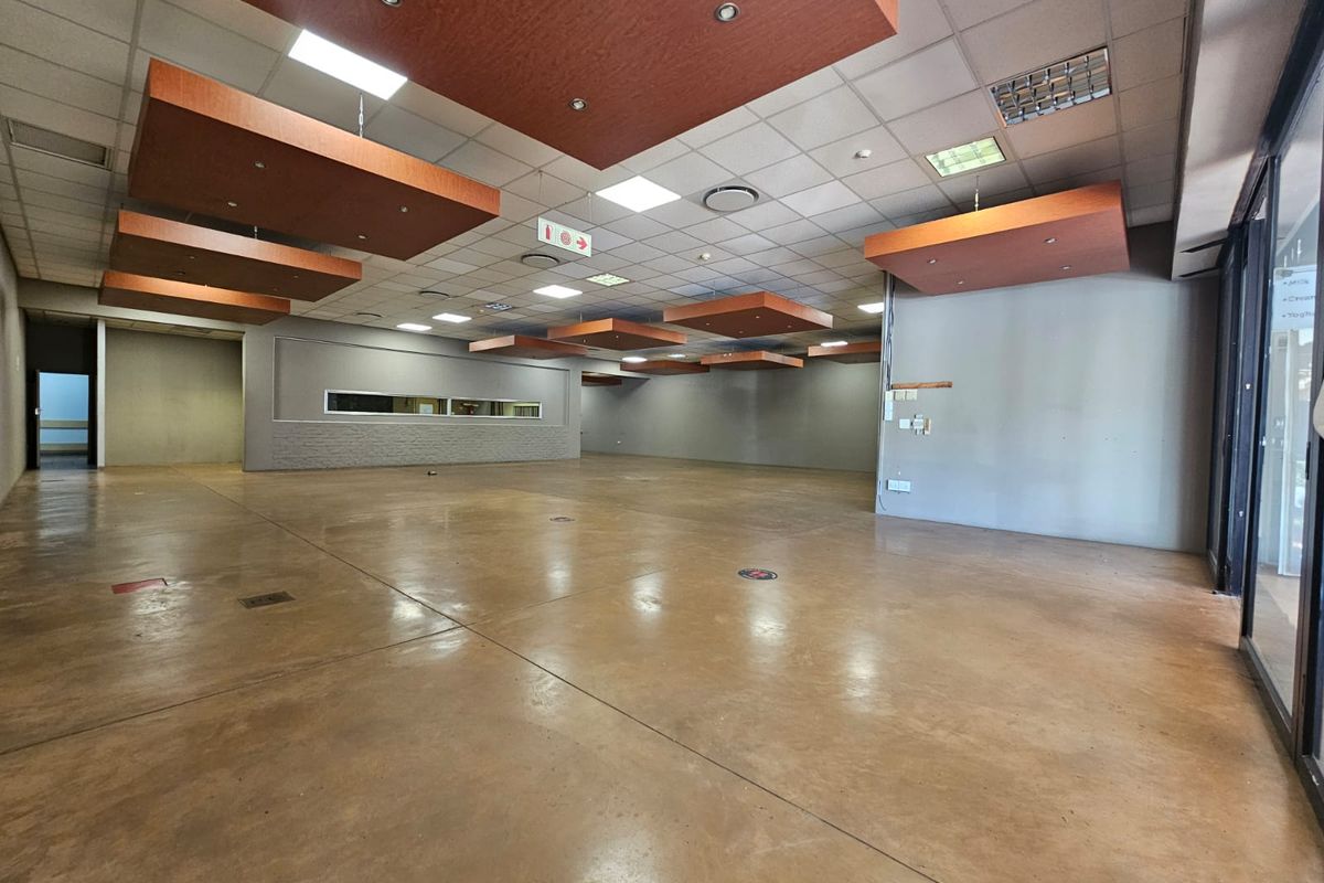 TO LET: Large Versatile Retail Space in Moreleta Park - Photo 4