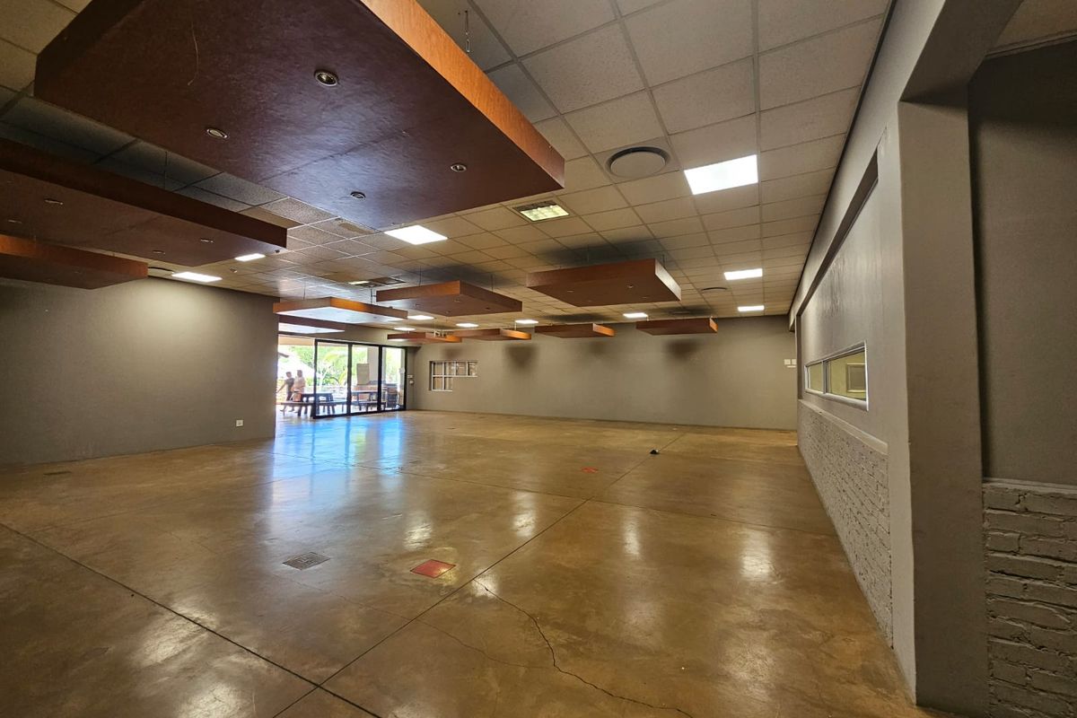 TO LET: Large Versatile Retail Space in Moreleta Park - Photo 2