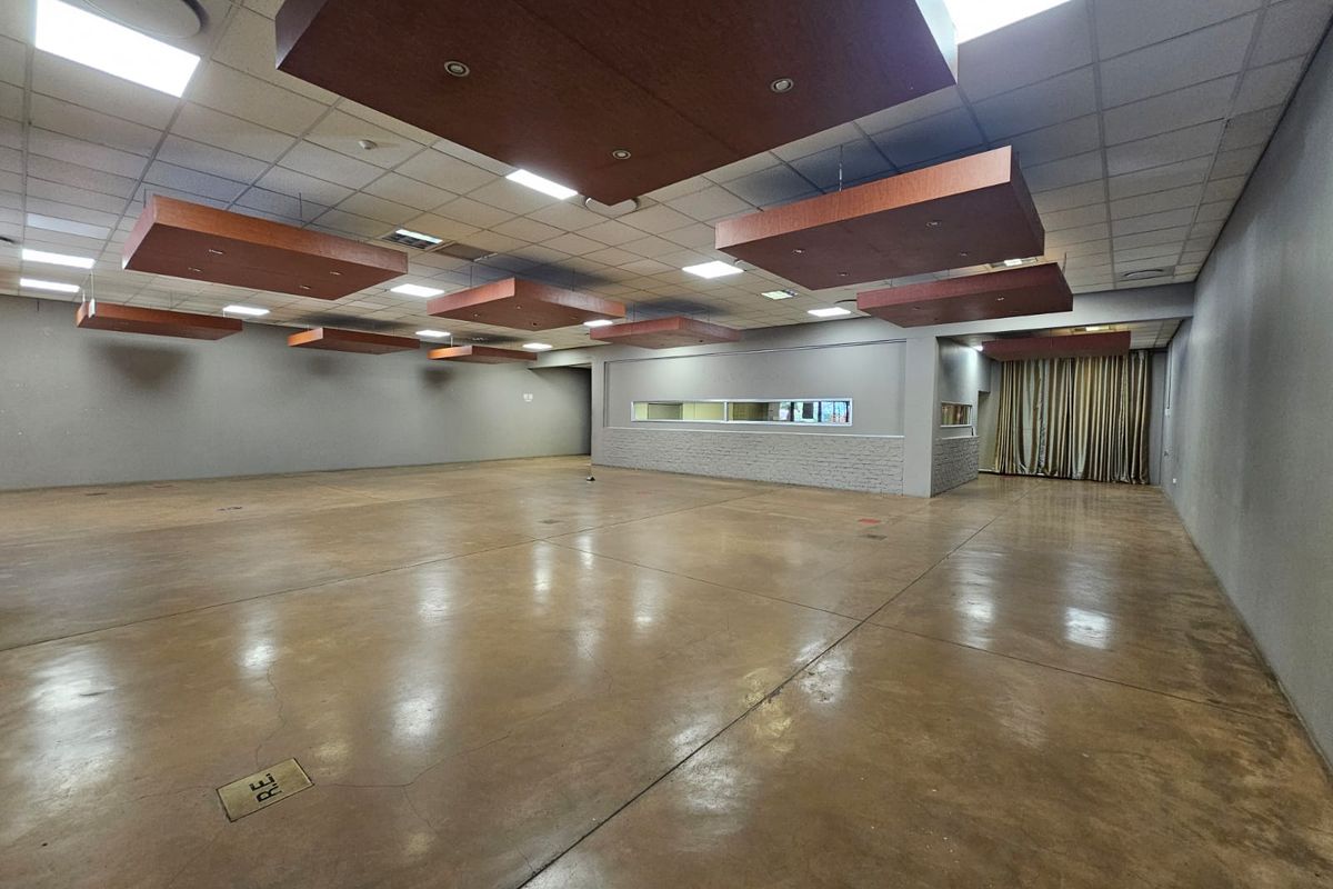 TO LET: Large Versatile Retail Space in Moreleta Park - Photo 5
