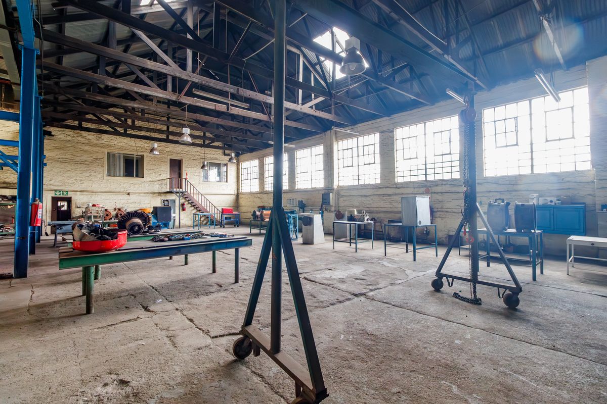 Starting to bid from R2 495 000.00 !!! Live Online Auction! Non-Distressed Auction - Photo 3