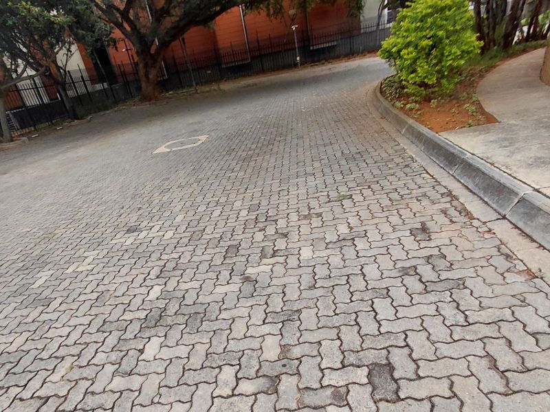 Large Beautiful Freestanding Building in Arcadia - Photo 6