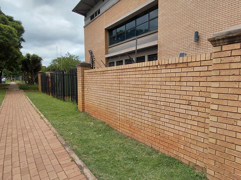 Large Beautiful Freestanding Building in Arcadia - Photo 2