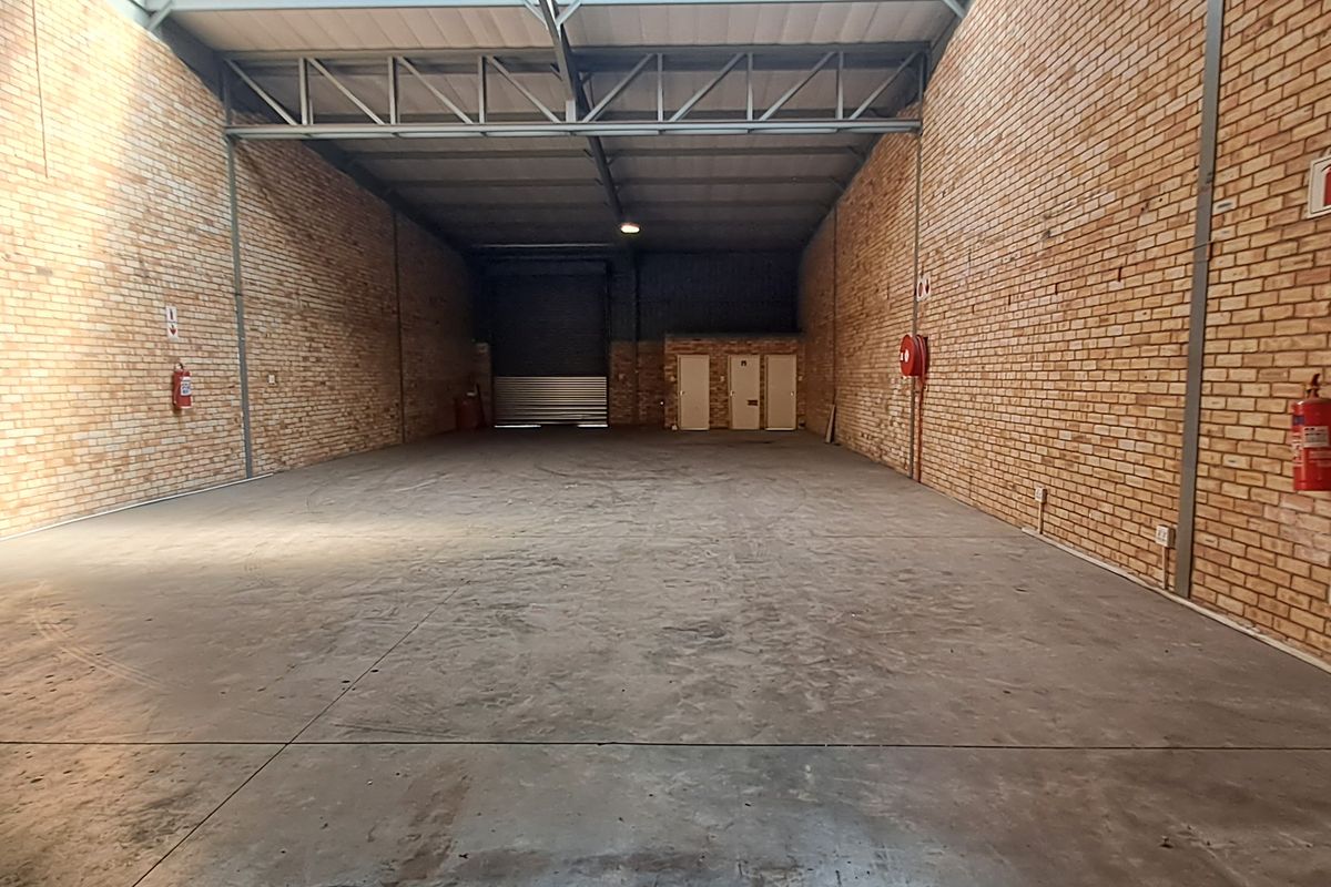 368m Warehouse Unit To Let in Grand Central Park - Photo 2