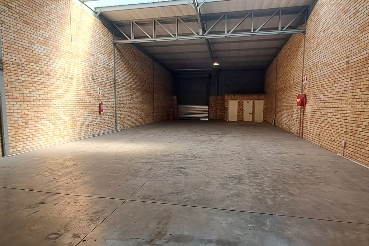 368m Warehouse Unit To Let in Grand Central Park - Photo 3