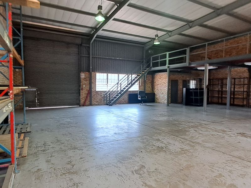 555m Warehouse to let in Grand Central Park Glen Austin - Photo 4