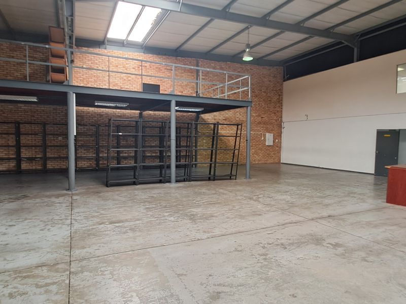 555m Warehouse to let in Grand Central Park Glen Austin - Photo 7