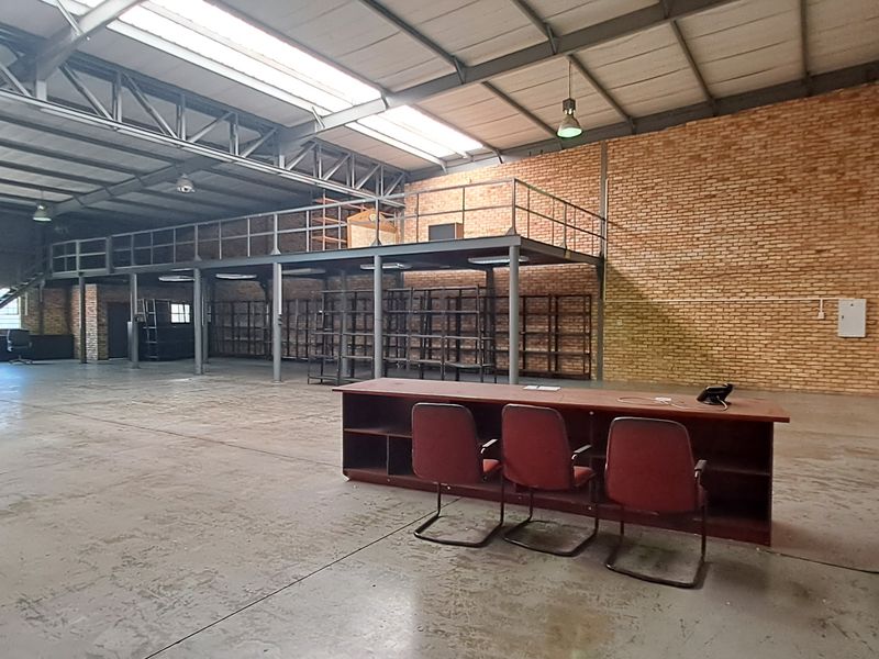 555m Warehouse to let in Grand Central Park Glen Austin - Photo 3