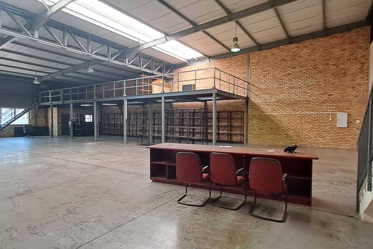 555m Warehouse to let in Grand Central Park Glen Austin - Photo 3