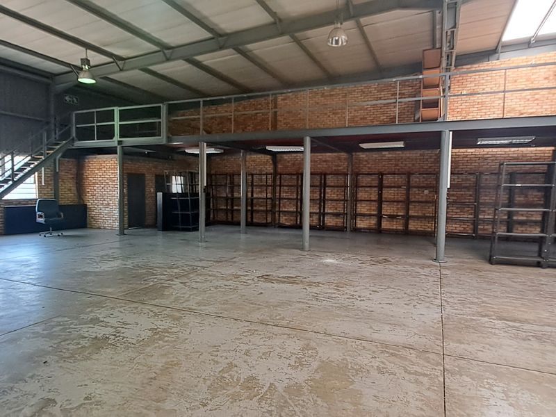 555m Warehouse to let in Grand Central Park Glen Austin - Photo 5