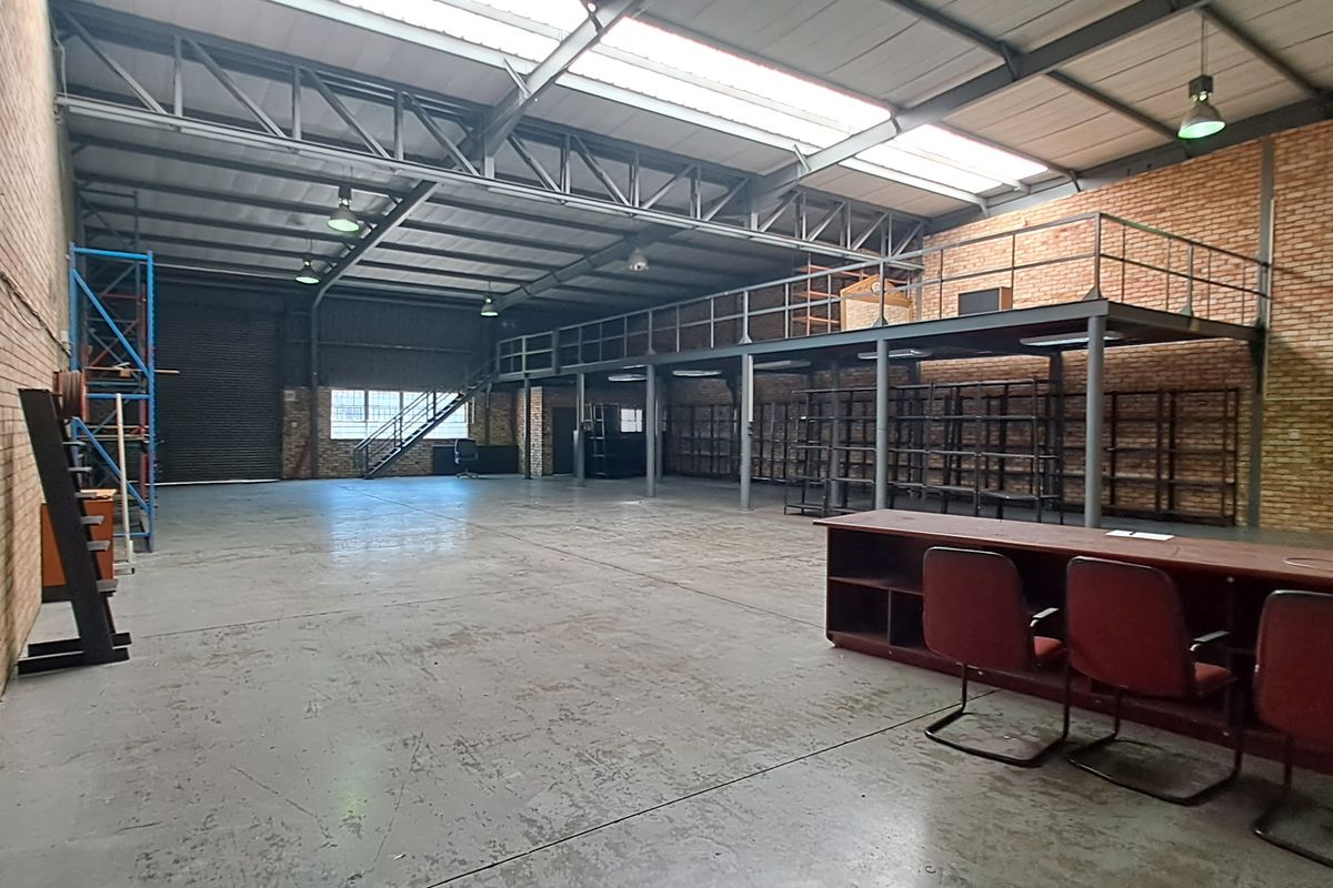 555m Warehouse to let in Grand Central Park Glen Austin - Photo 2