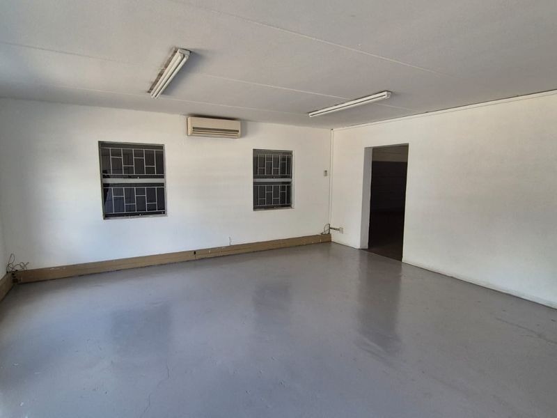 316m2 Mini Warehouse To Let in Secure Silver Park, Silvertondale - Photo 3