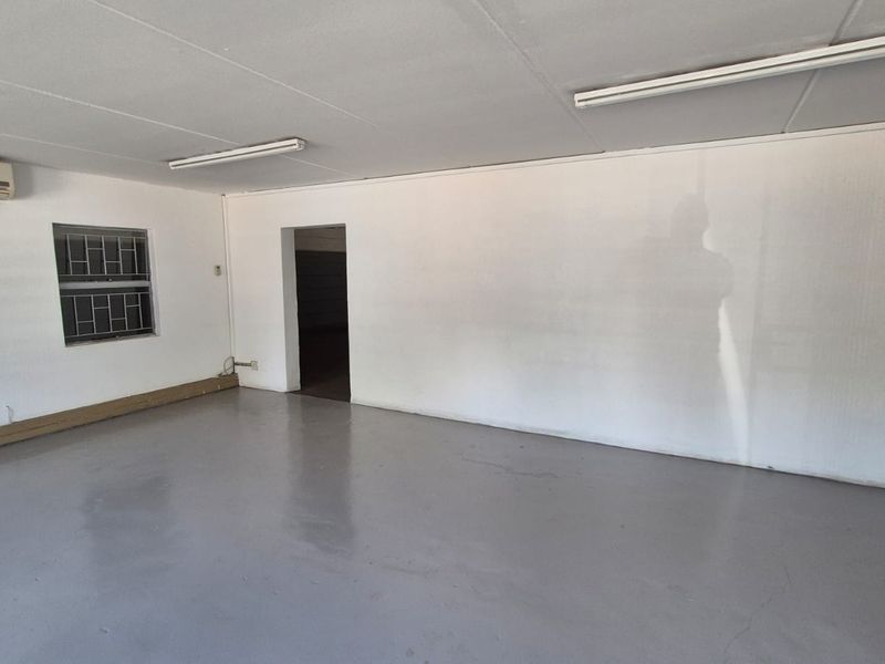 316m2 Mini Warehouse To Let in Secure Silver Park, Silvertondale - Photo 2