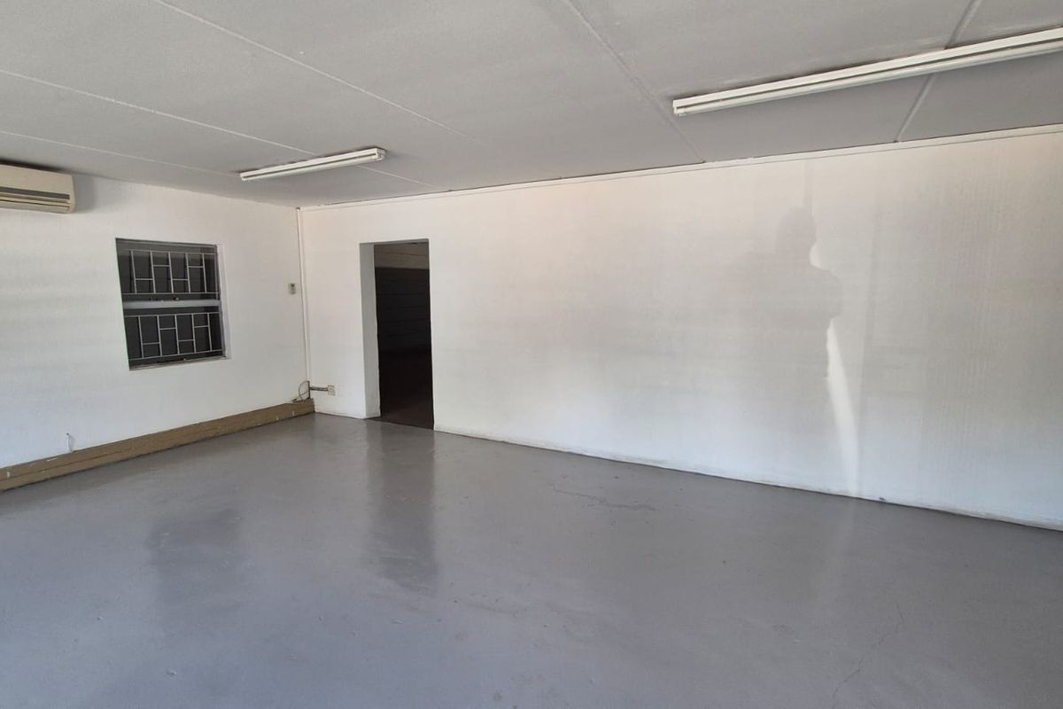 316m2 Mini Warehouse To Let in Secure Silver Park, Silvertondale - Photo 2