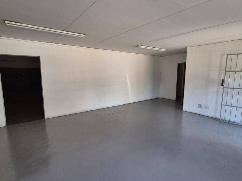 316m2 Mini Warehouse To Let in Secure Silver Park, Silvertondale - Photo 5