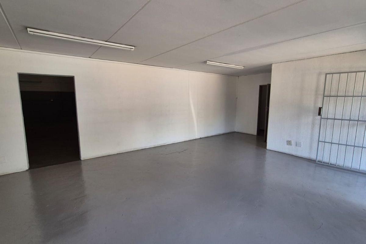 316m2 Mini Warehouse To Let in Secure Silver Park, Silvertondale - Photo 5