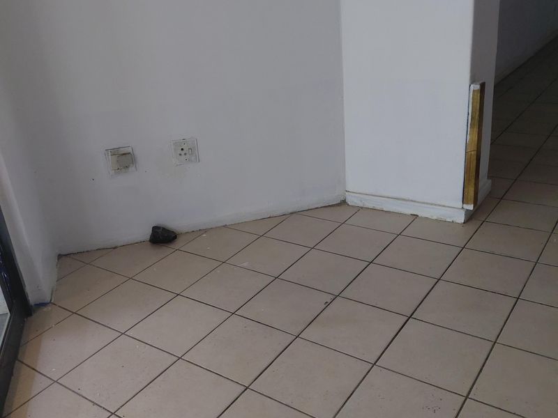 Retail Shop To Rent In Sunnyside - Photo 3