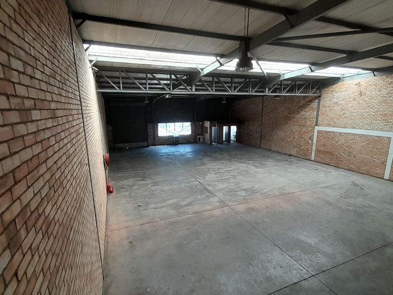 555m Warehouse and Office Unit To Let in Grand Central Park - Photo 8