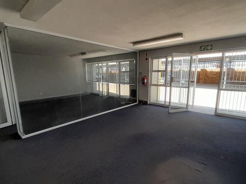 555m Warehouse and Office Unit To Let in Grand Central Park - Photo 4