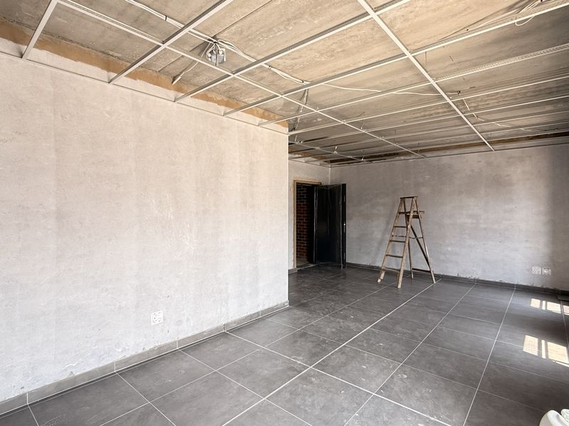 WAREHOUSE TO LET IN CENTURION - Photo 6