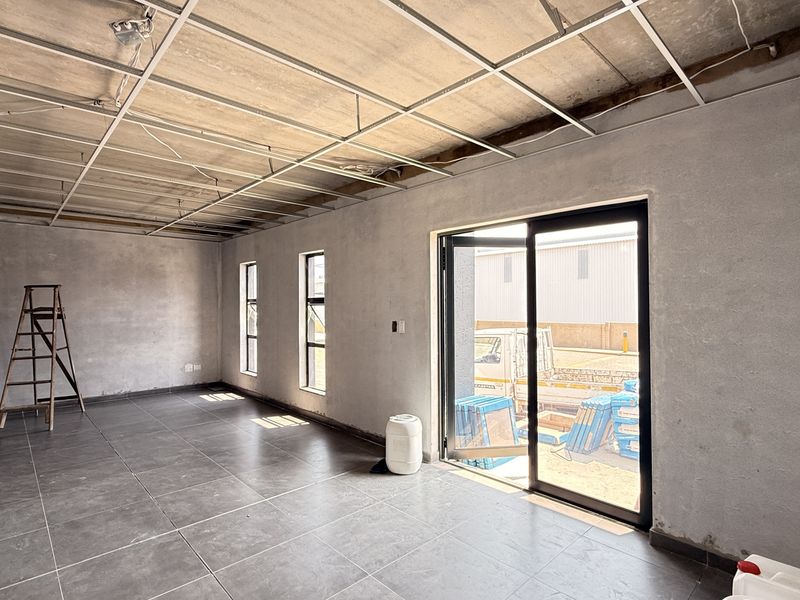 WAREHOUSE TO LET IN CENTURION - Photo 8