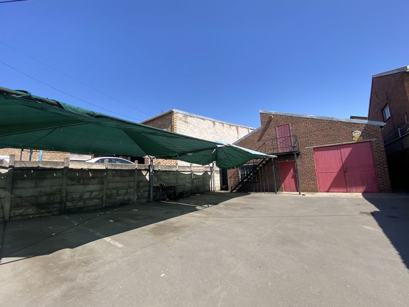 240sqm workshop in Pmb CBD for rent at R20000 per month, negotiable. Vat not applicable. - Photo 6