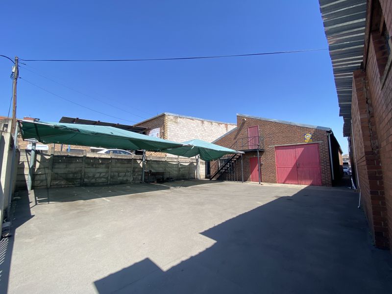 240sqm workshop in Pmb CBD for rent at R20000 per month, negotiable. Vat not applicable. - Photo 5