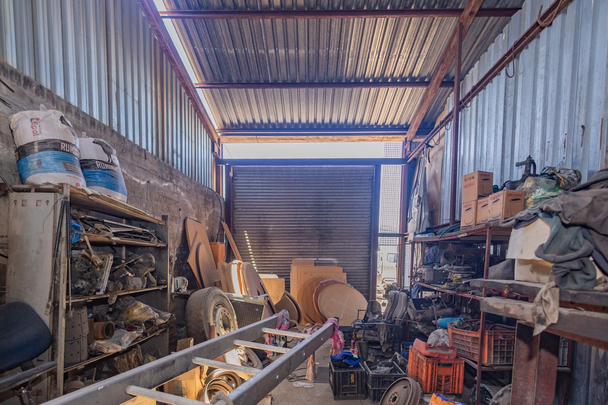 COMMERCIAL / INDUSTRIAL PROPERTY FOR SALE - Photo 4