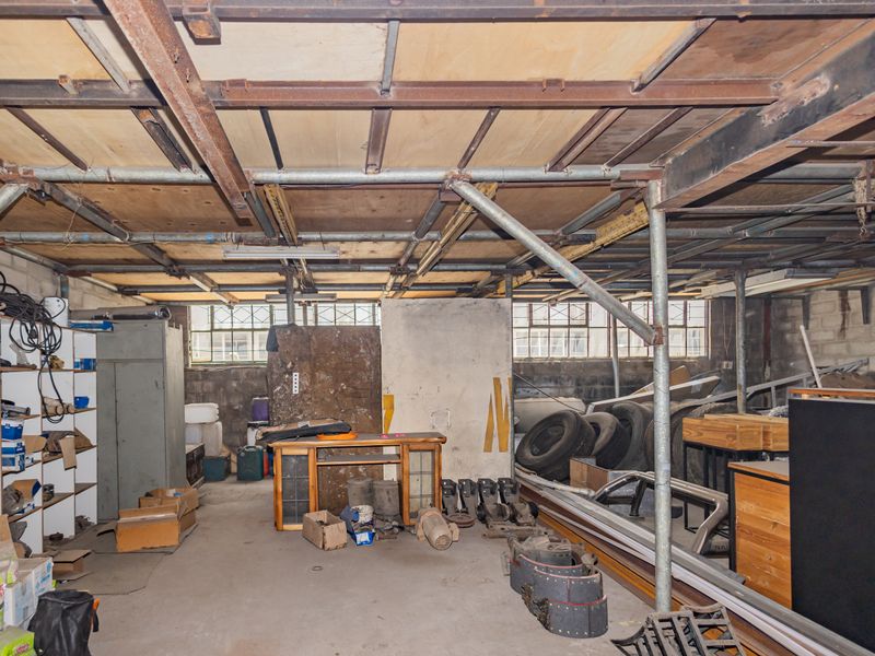 COMMERCIAL / INDUSTRIAL PROPERTY FOR SALE - Photo 8