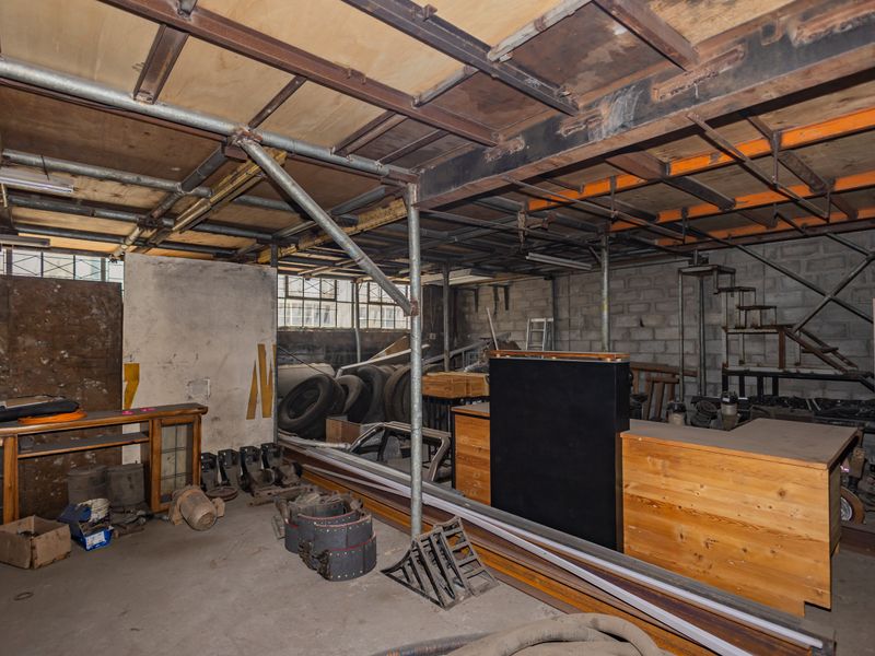 COMMERCIAL / INDUSTRIAL PROPERTY FOR SALE - Photo 9