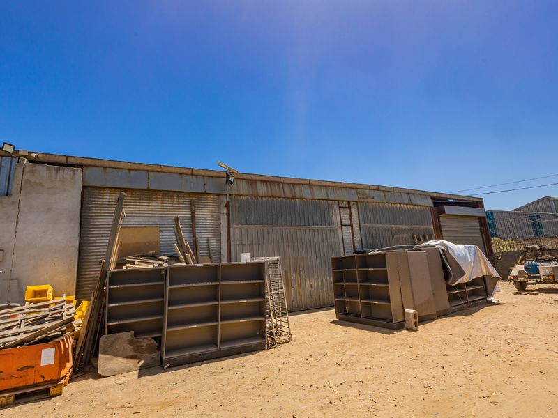 COMMERCIAL / INDUSTRIAL PROPERTY FOR SALE - Photo 6