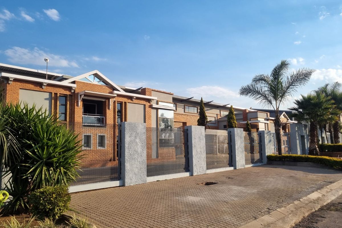 Industrial property in excellent condition with office space and workshop! - Photo 2