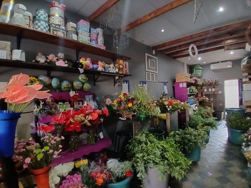 Prime Business & Retail Space for Sale - Photo 5