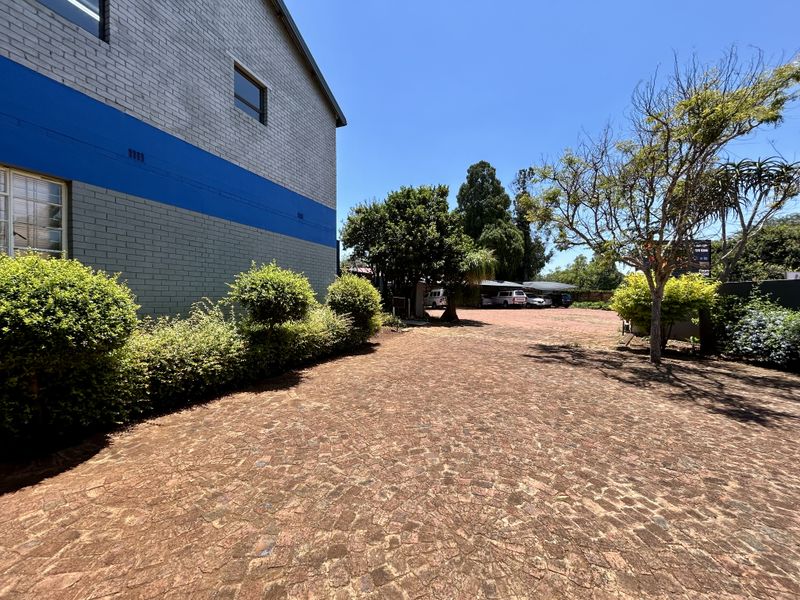 Training Academy/School/Hair Salon/Office in Colbyn - Photo 10