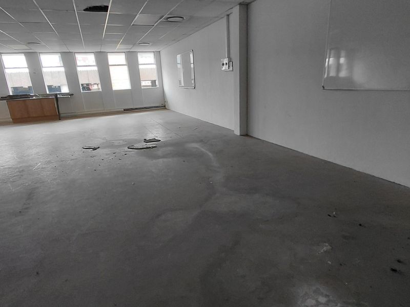 Large Office Space to Let – Sunnypark Shopping Centre, Trevenna - Photo 2