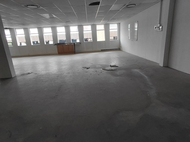 Large Office Space to Let – Sunnypark Shopping Centre, Trevenna - Photo 3