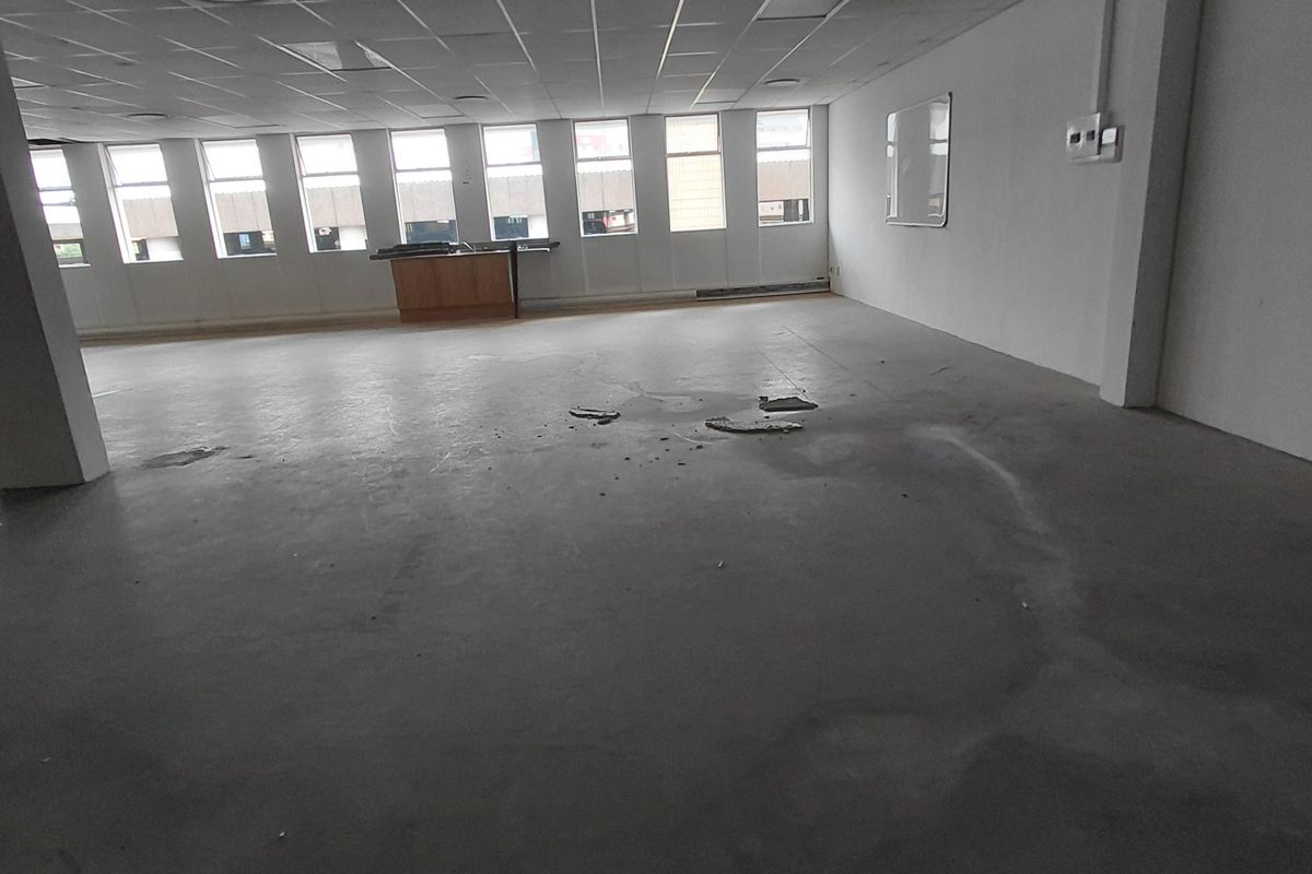 Large Office Space to Let – Sunnypark Shopping Centre, Trevenna - Photo 3