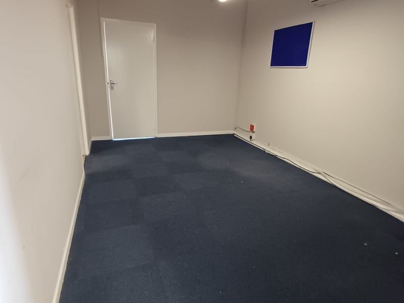 Commercial Office to Rent - Photo 10