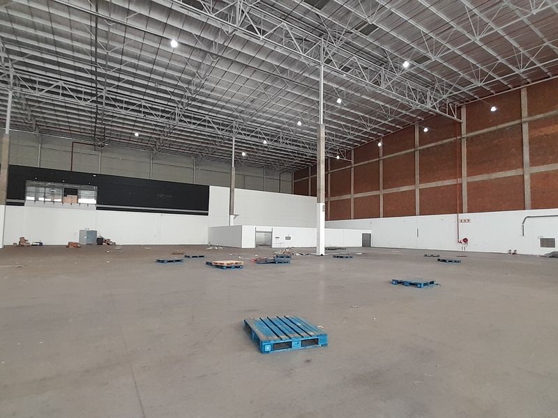 8,124m A-Grade Warehouse To Let in Midway Park Vorna Valley - Photo 5