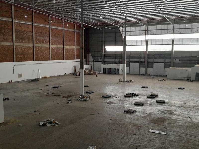 8,124m A-Grade Warehouse To Let in Midway Park Vorna Valley - Photo 4