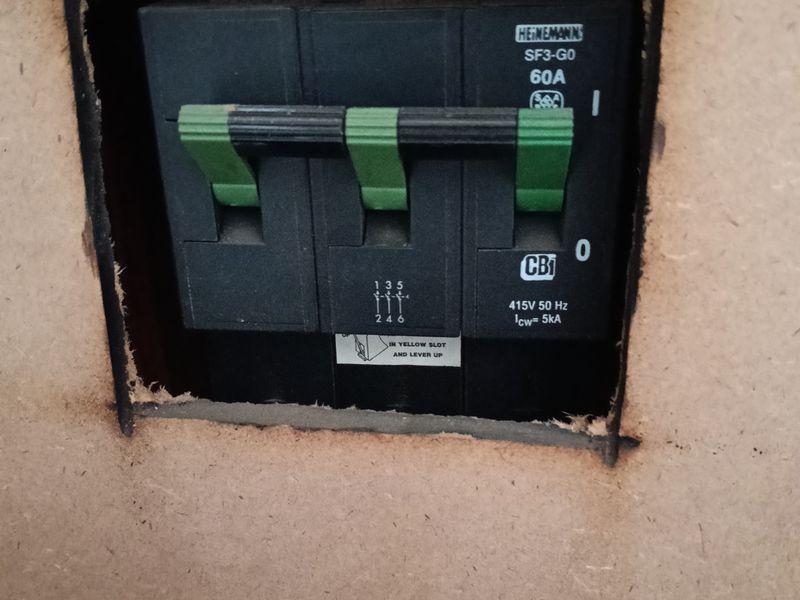 Factory/warehouse/workshop to let - Photo 8