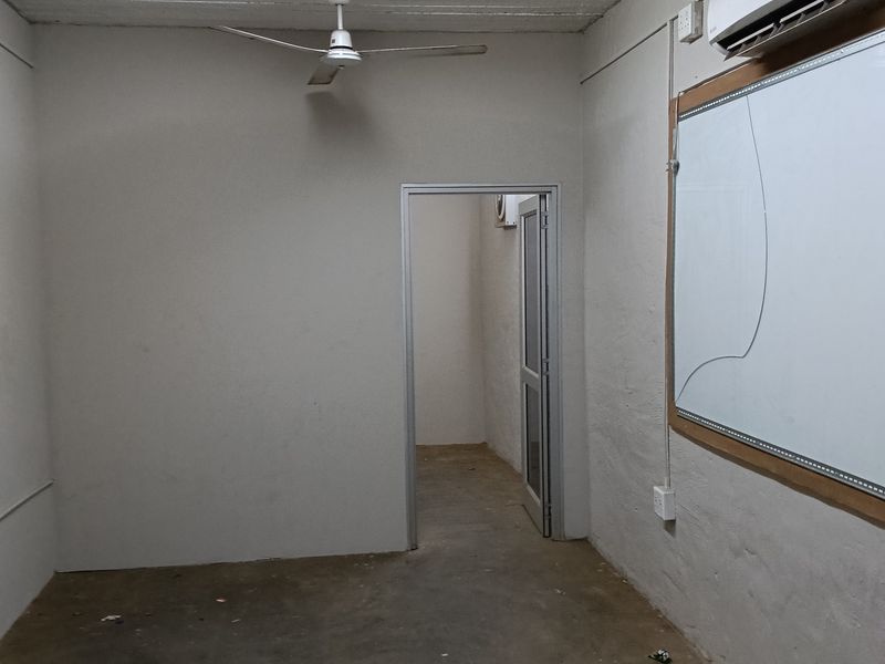 Factory/warehouse/workshop to let - Photo 5