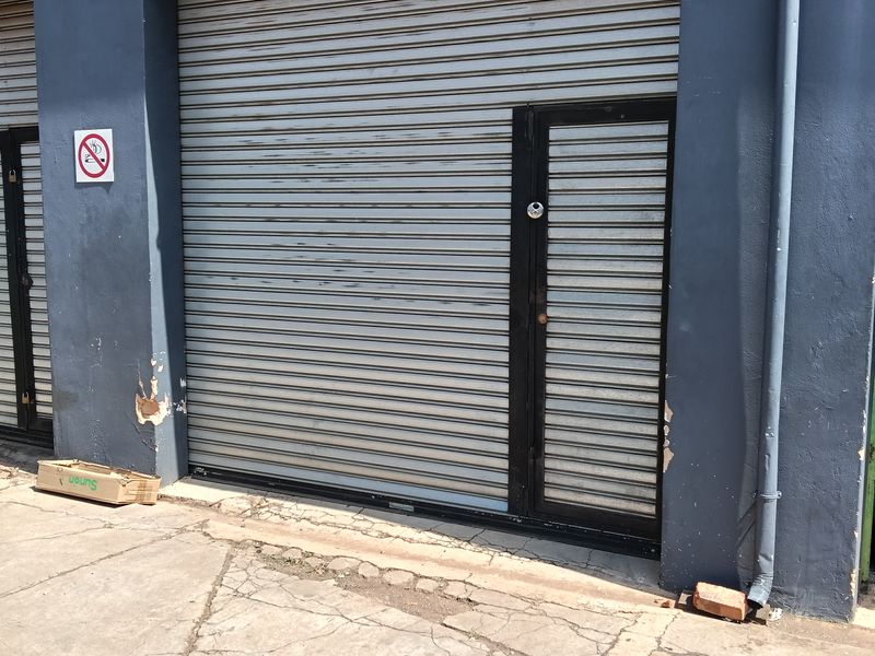 Factory/warehouse/workshop to let - Photo 2